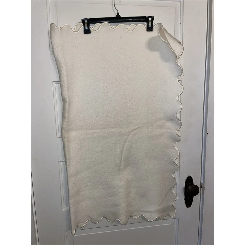Vintage Quiltex Scalloped Edge Baby Blanket Cream‎ Ivory Satin Trim 36